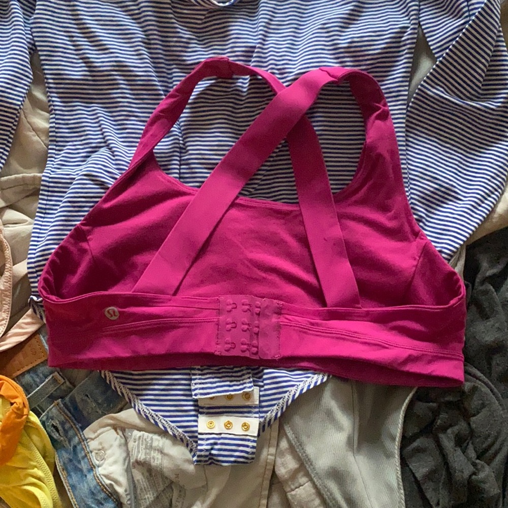 Lululemon sports bra